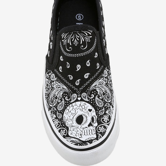 ⭐️Hot Topic Slip on Sneakers⭐️ - Picture 2 of 7